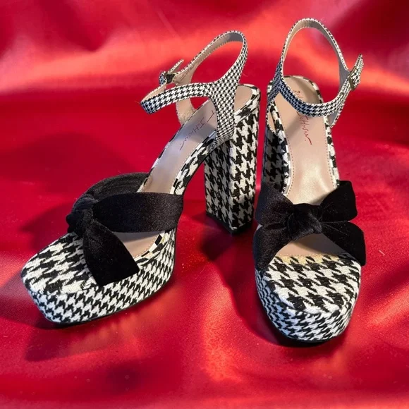 Betsey Johnson NWT Sz 11 Melanni Houndstooth Platform Heels with Black Bow SH297 - Picture 1 of 15